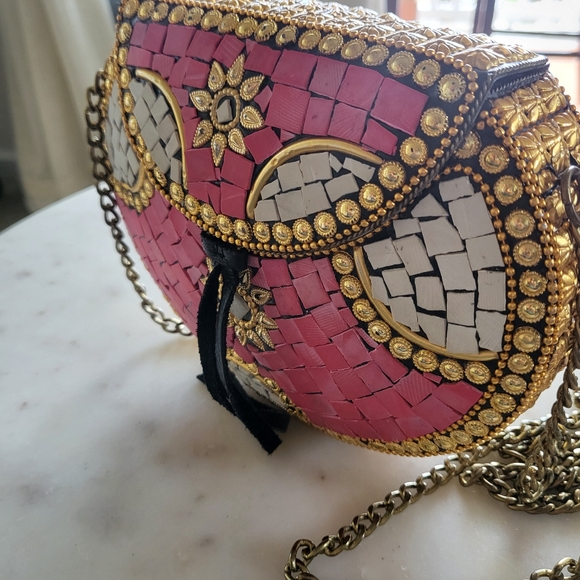 Small bejeweled crossbody/handbag - Picture 9 of 12